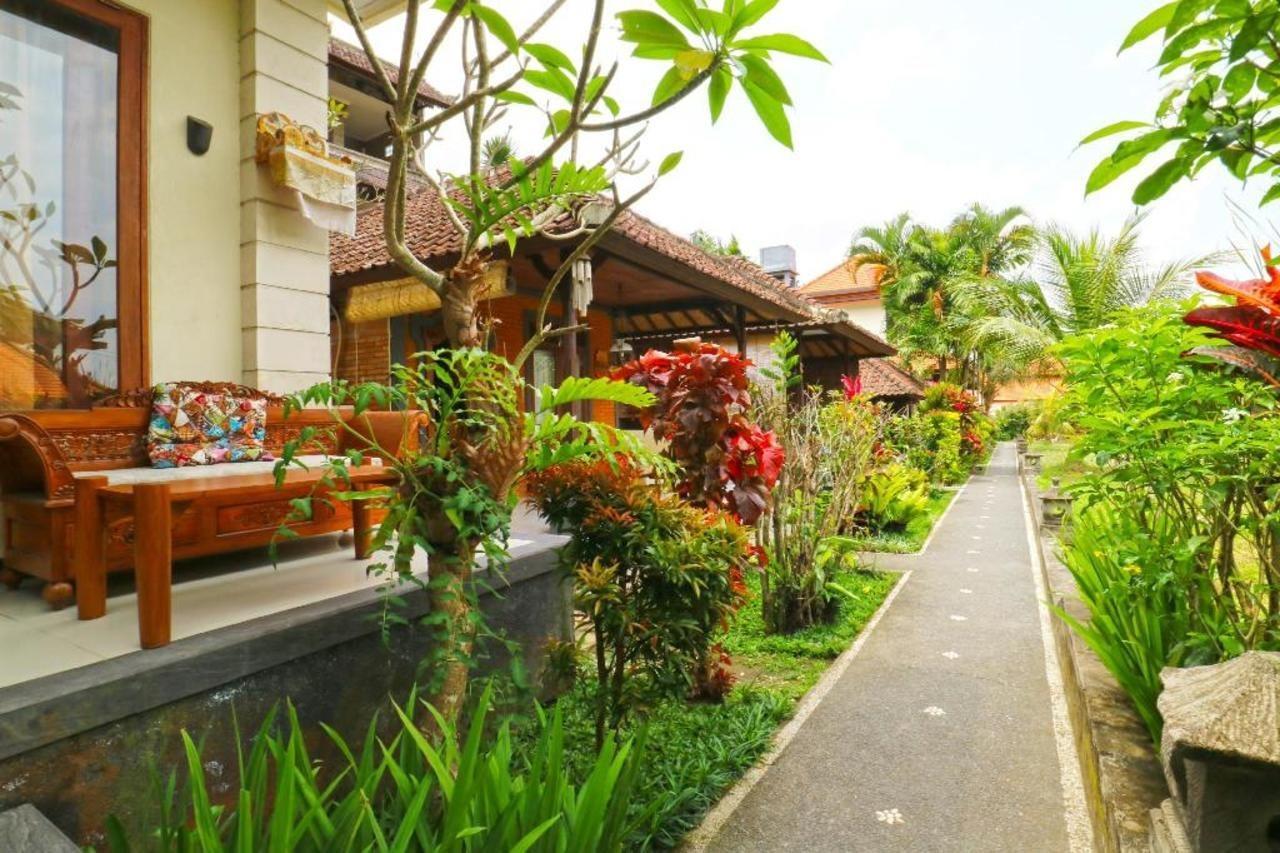 Puji Hostel And Bungalow Ubud Buitenkant foto