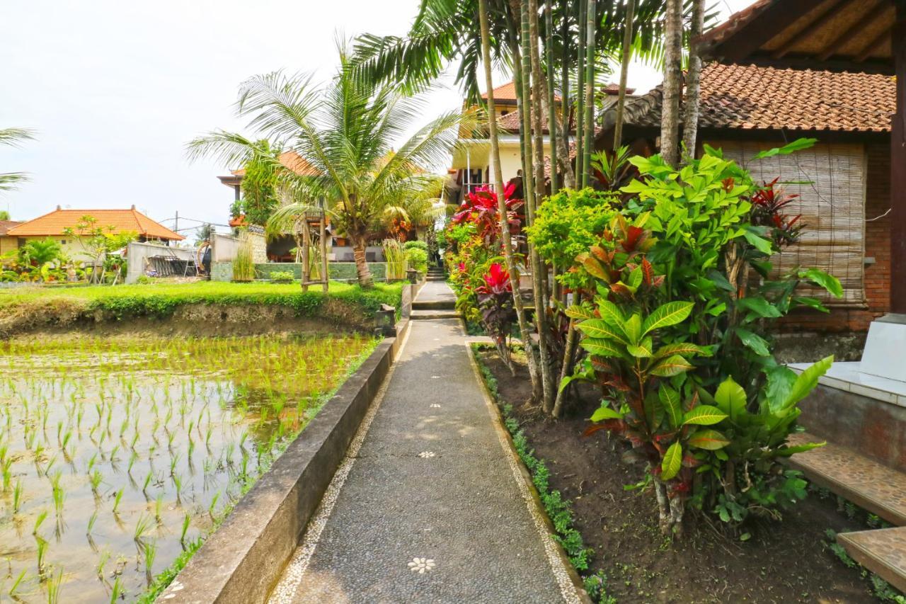 Puji Hostel And Bungalow Ubud Buitenkant foto