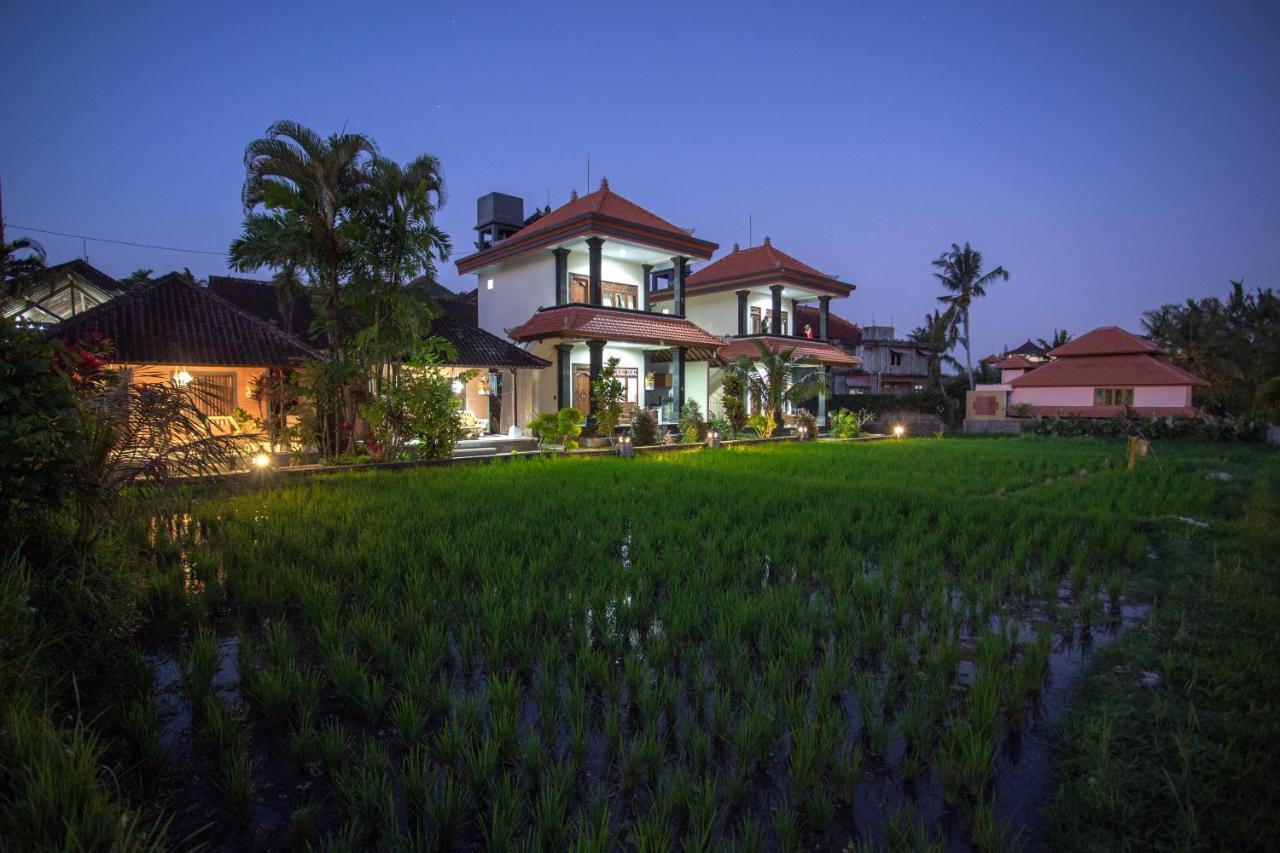 Puji Hostel And Bungalow Ubud Buitenkant foto